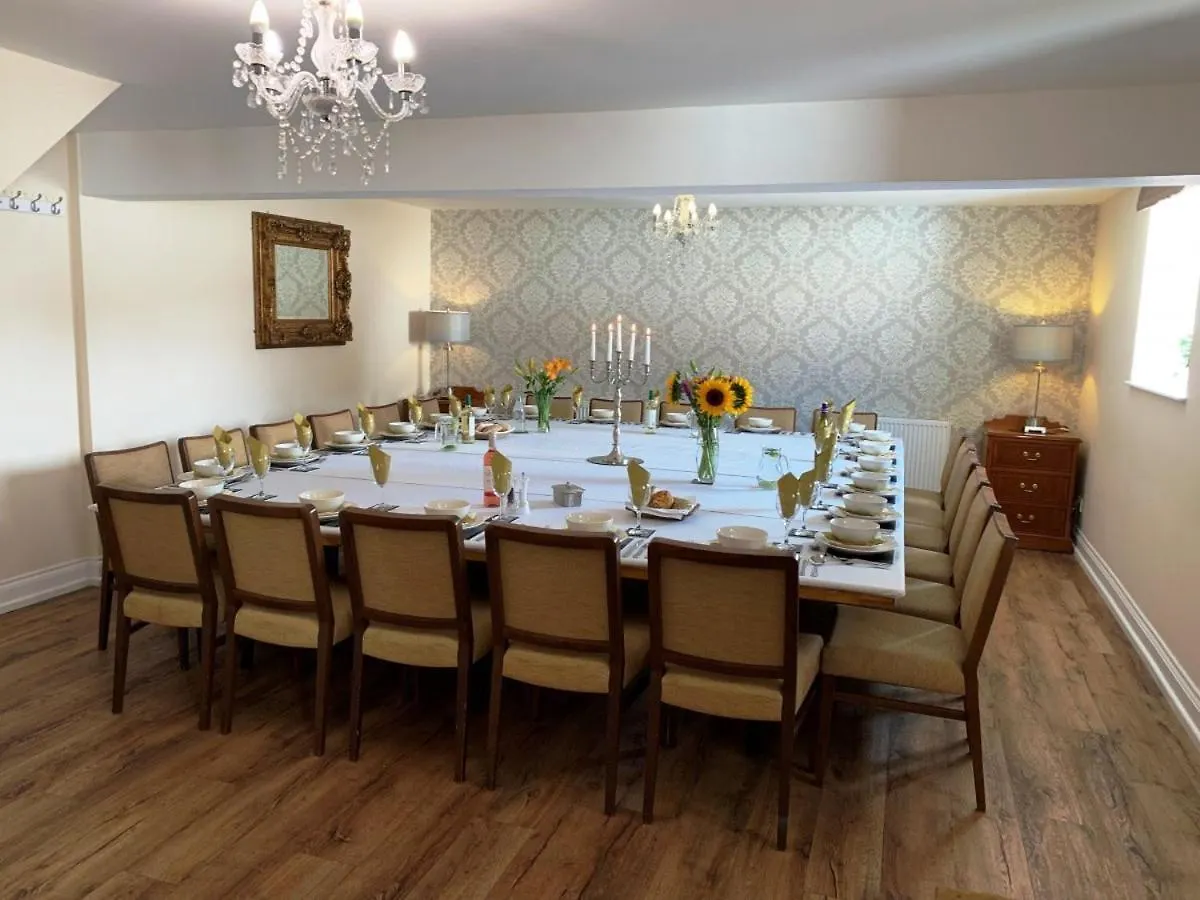 Manor Farm Holiday Cottages Reighton 0*,