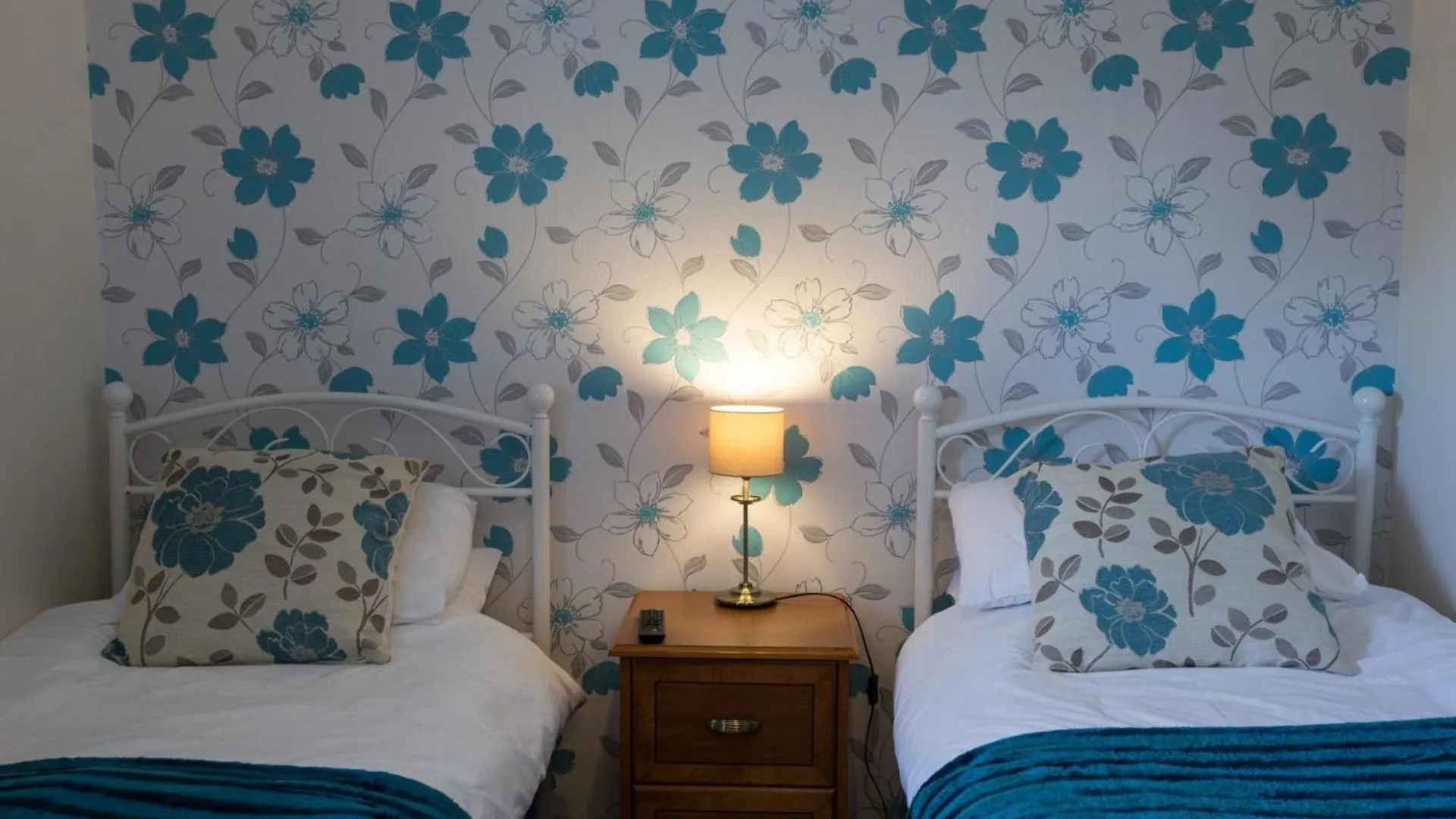 Manor Farm Holiday Cottages Reighton